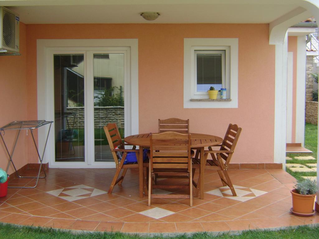 Apartments Krajacic Malinska Habitación foto
