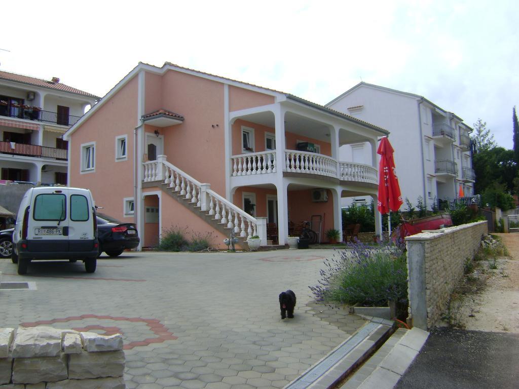 Apartments Krajacic Malinska Exterior foto